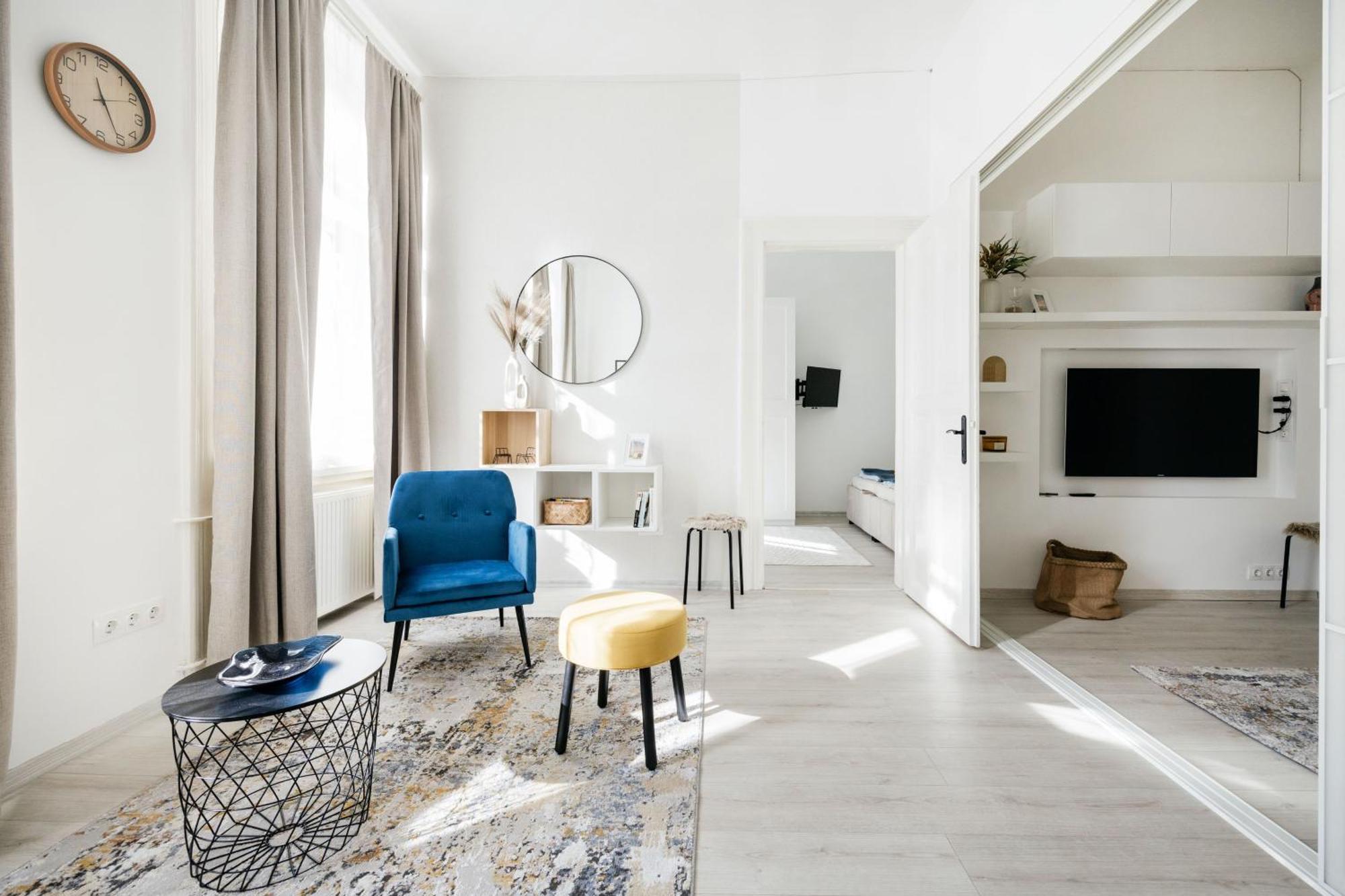 Bright And Cozy Urban Getaway Apartment